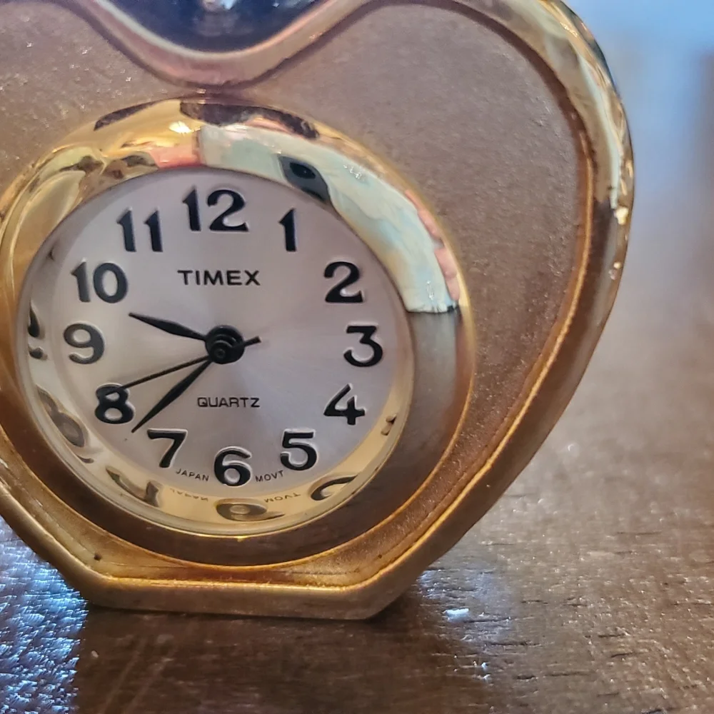 🍓Timex collectible mini golden strawberry